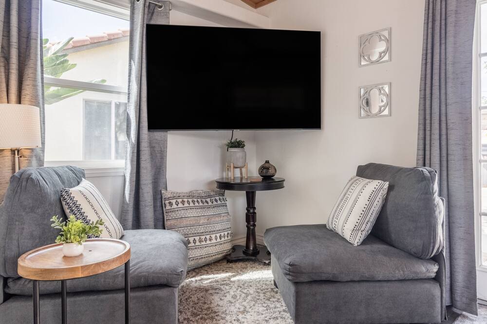Photo of Livingroom in Lake Elsinore