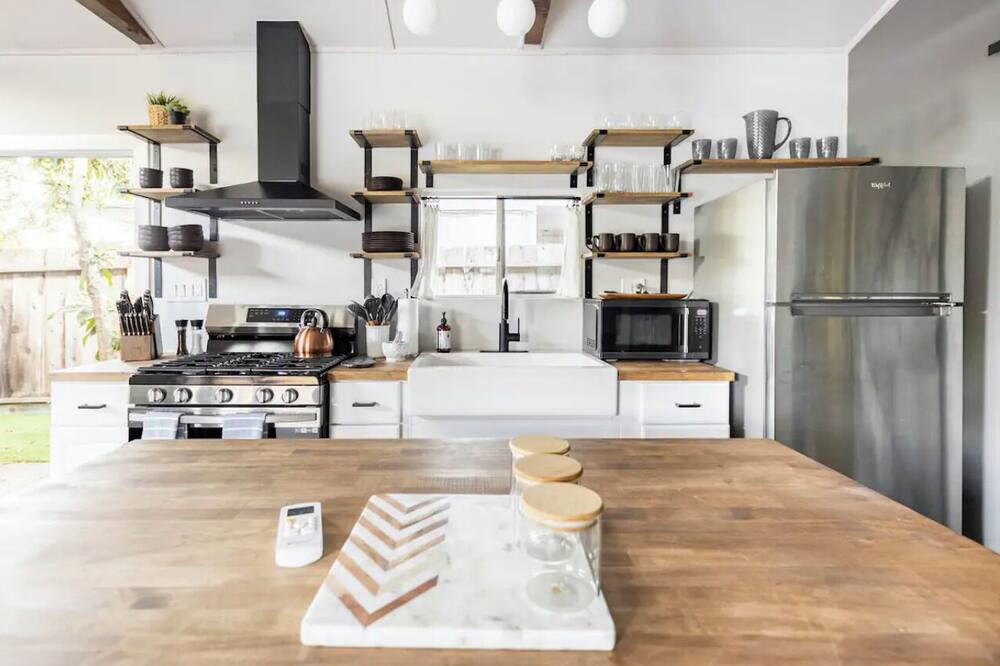 Photo of Kitchen in Valley Glen