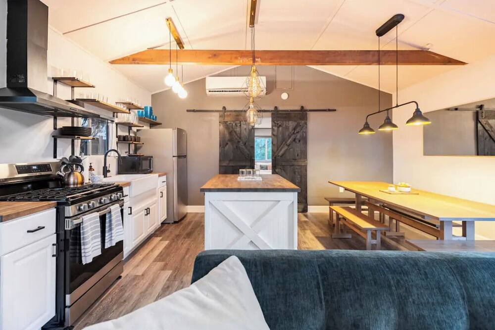 Photo of Kitchen in Valley Glen