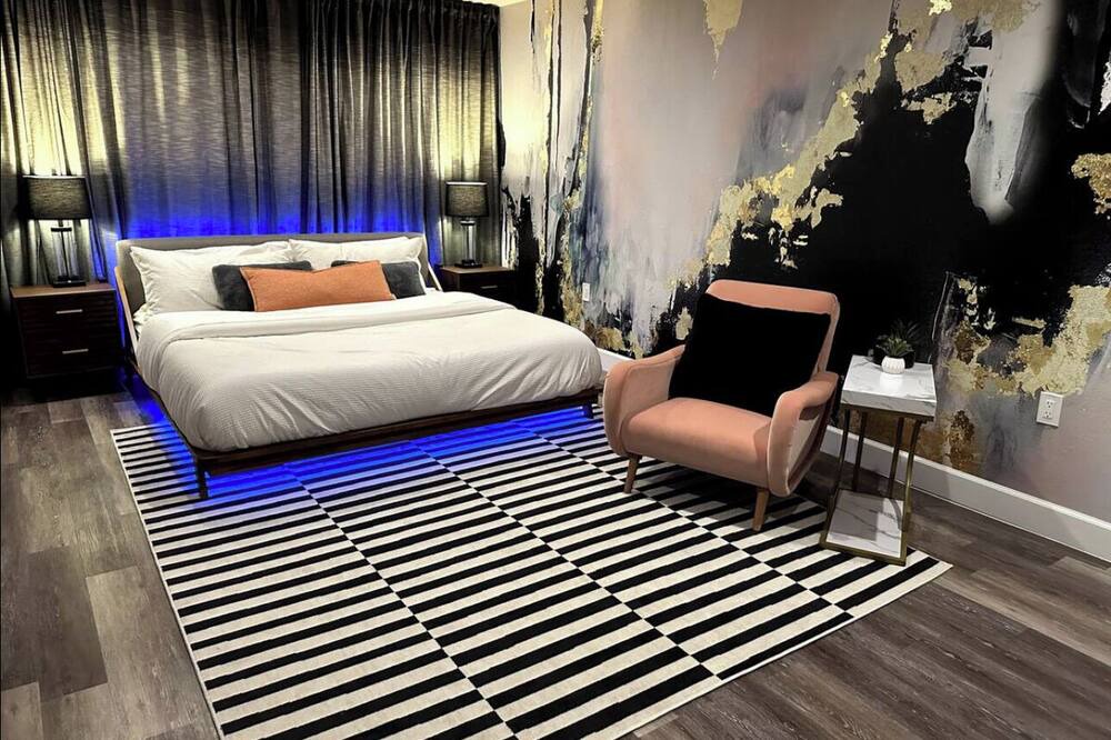 Photo of Bedroom in Valley Glen