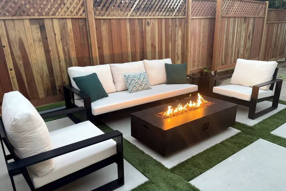 Photo of Outdoor in Valley Glen