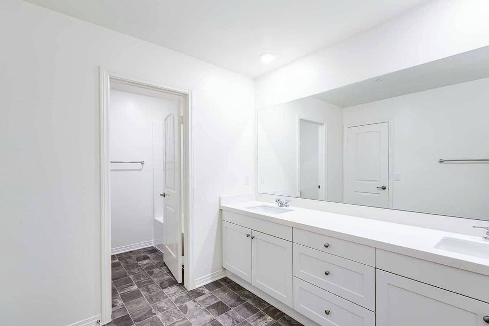 Photo of Bathroom in Jurupa Valley