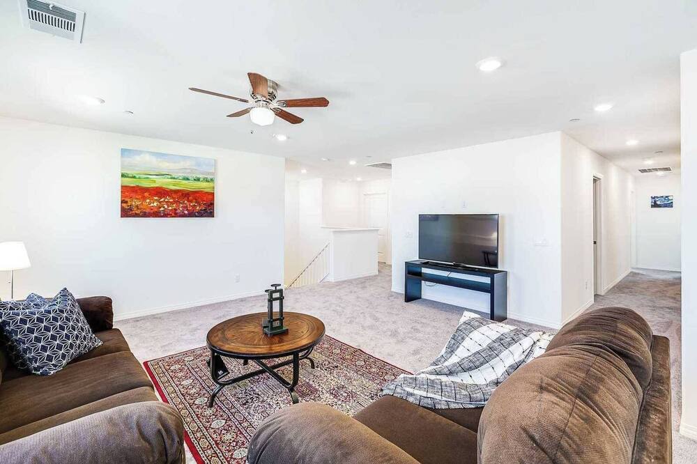 Photo of Livingroom in Jurupa Valley