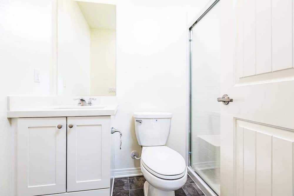 Photo of Bathroom in Jurupa Valley