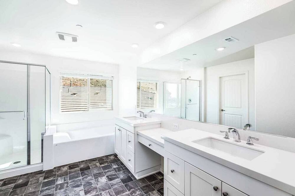 Photo of Bathroom in Jurupa Valley