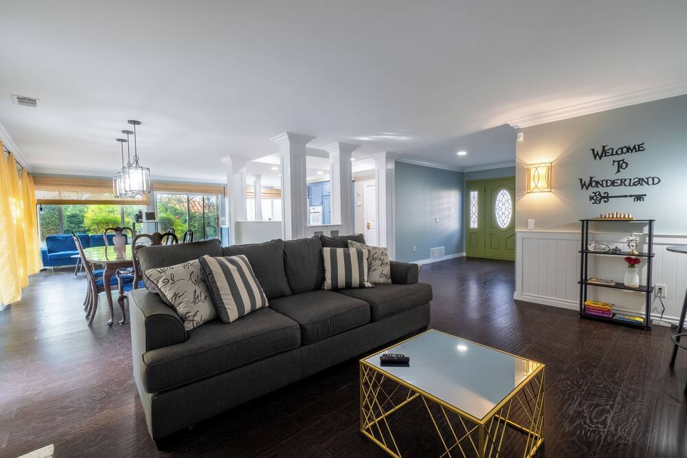 Photo of Livingroom in Estates at Canyon Crest