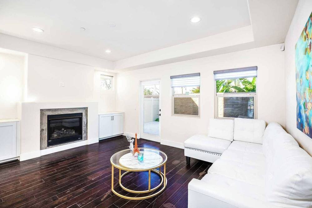 Photo of Livingroom in Azusa
