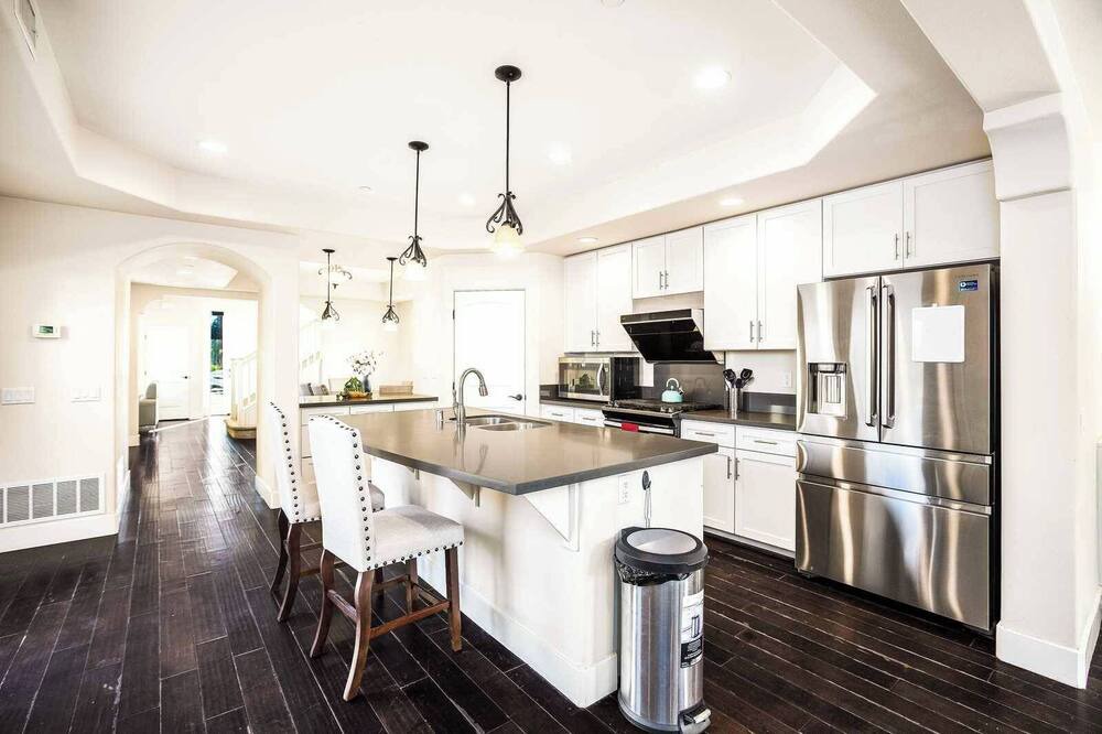 Photo of Kitchen in Azusa