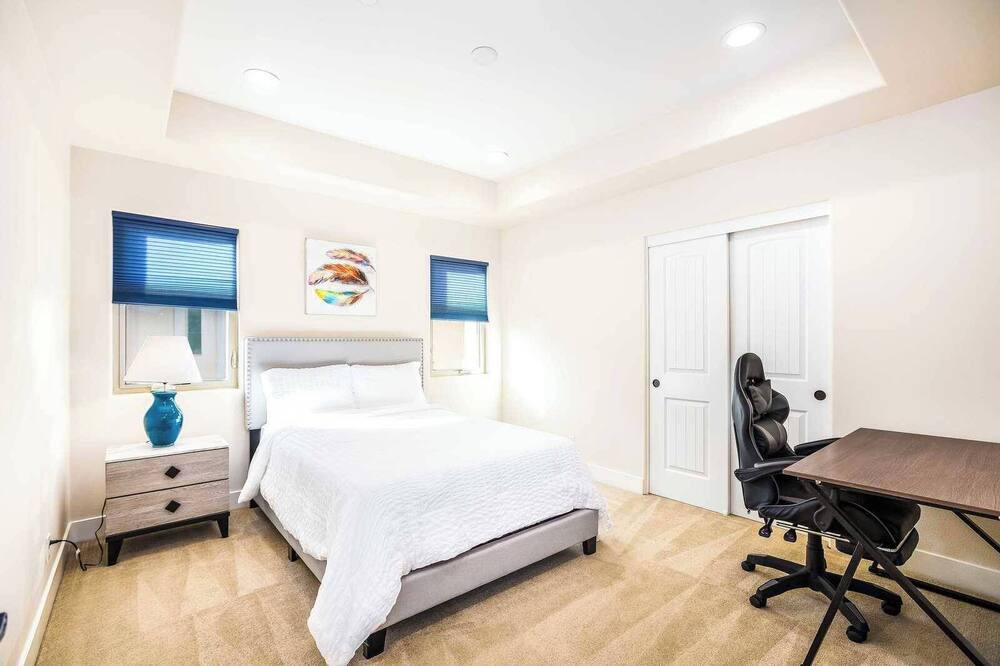 Photo of Bedroom in Azusa