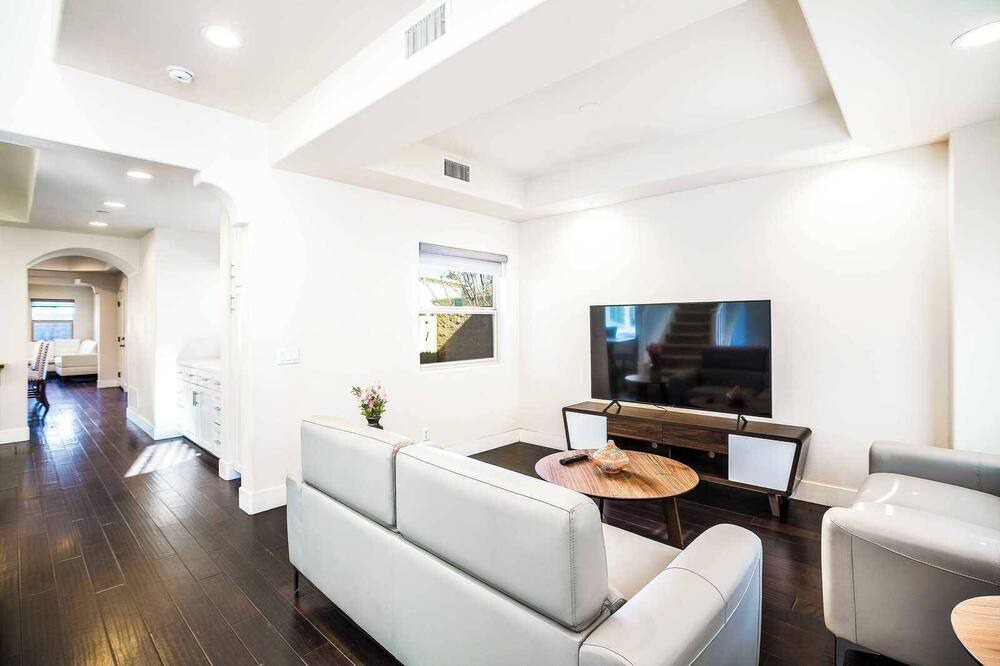 Photo of Livingroom in Azusa