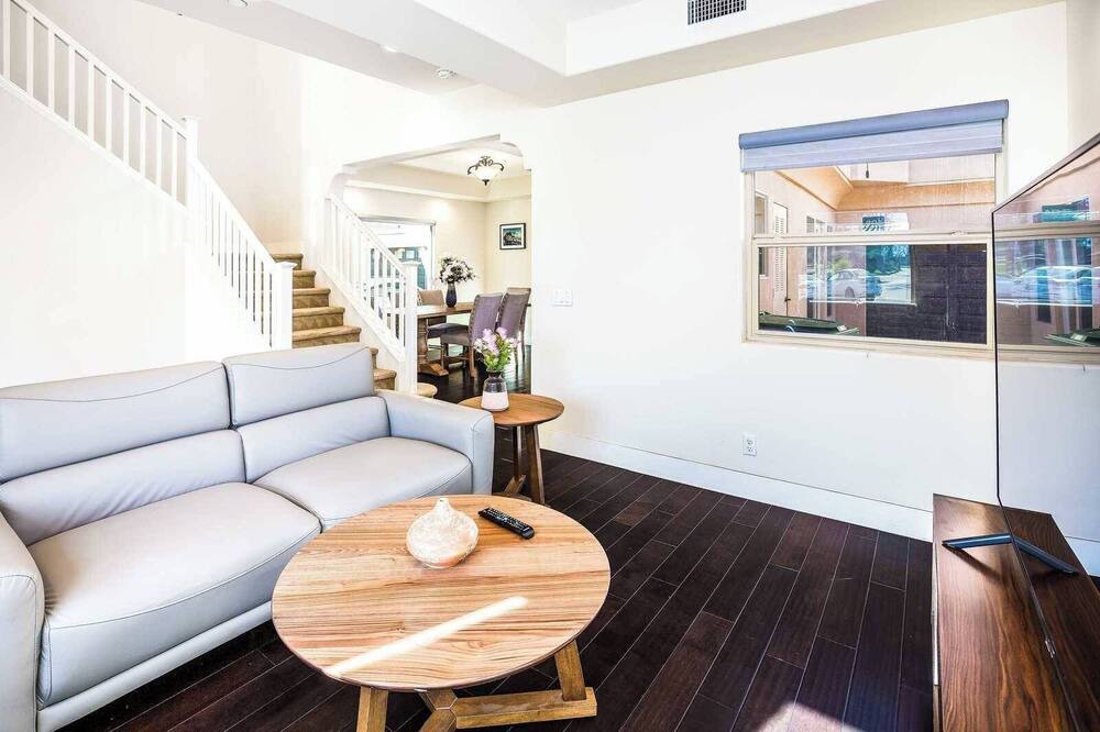 Photo of Livingroom in Azusa