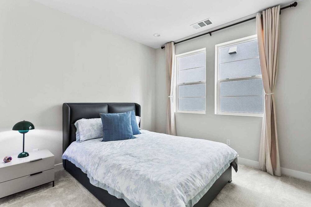 Photo of Bedroom in Foothill Ranch