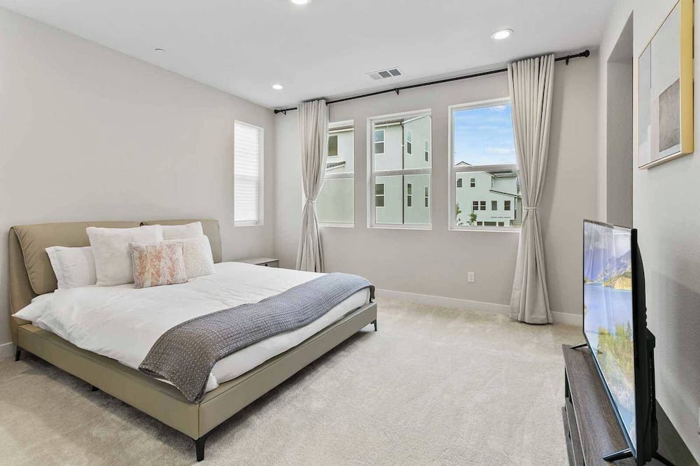 Photo of Bedroom in Foothill Ranch