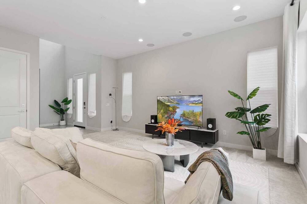 Photo of Livingroom in Foothill Ranch