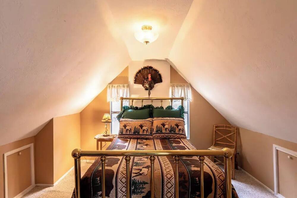 Photo of Bedroom in Forest Falls