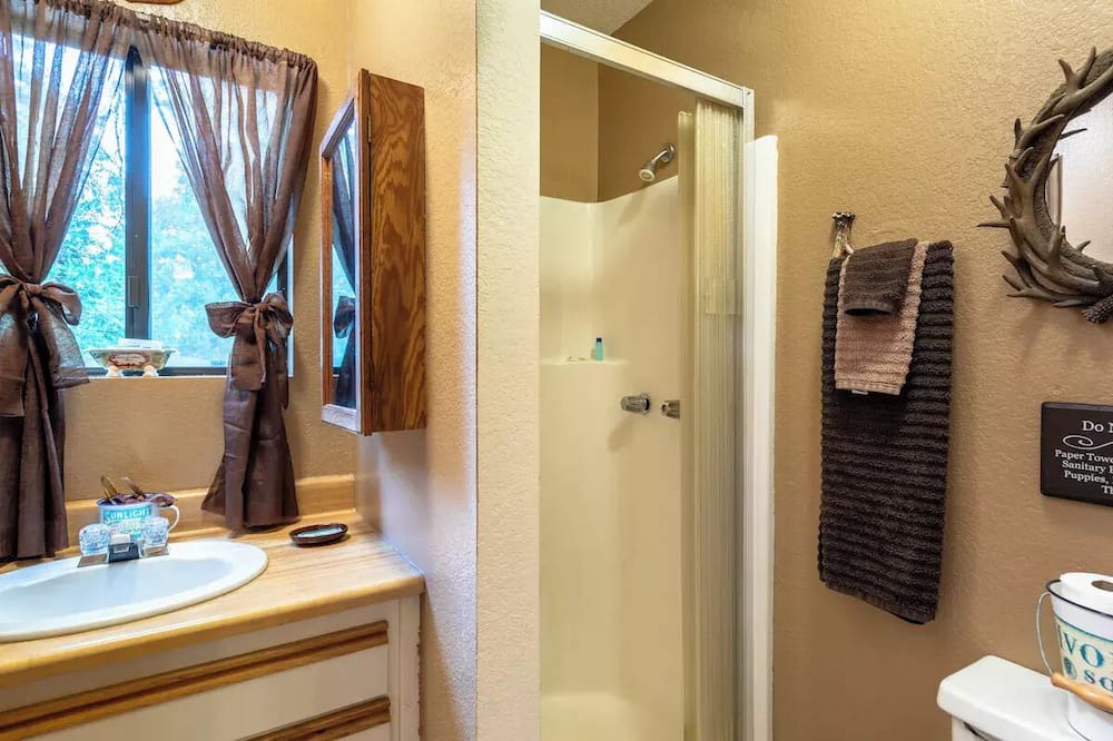 Photo of Bathroom in Forest Falls