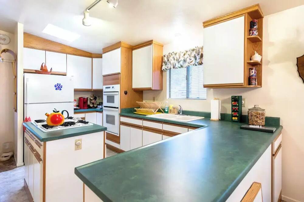 Photo of Kitchen in Forest Falls
