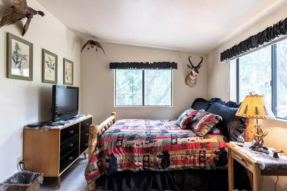 Photo of Bedroom in Forest Falls