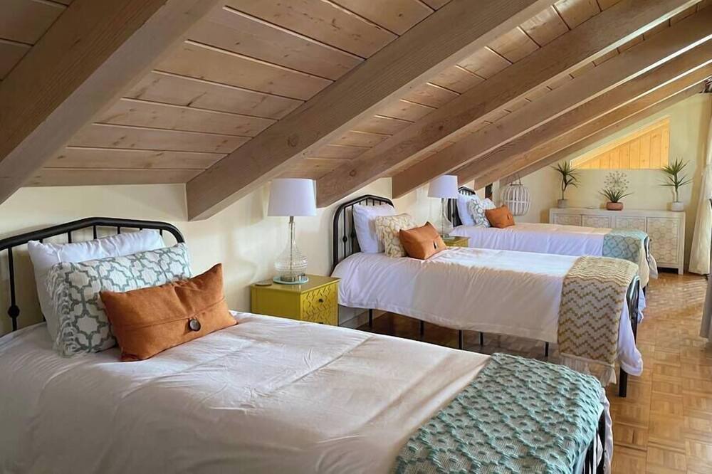 Photo of Bedroom in Morongo Valley