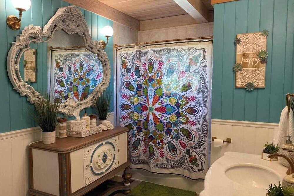 Photo of Bathroom in Morongo Valley
