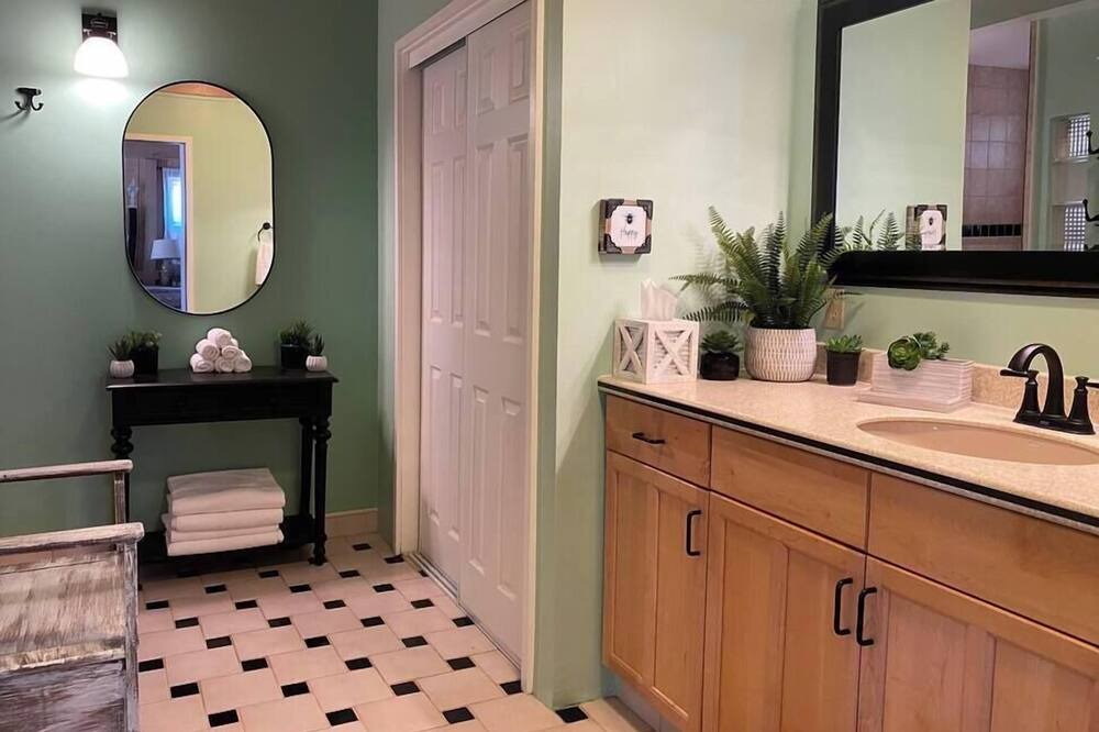 Photo of Bathroom in Morongo Valley