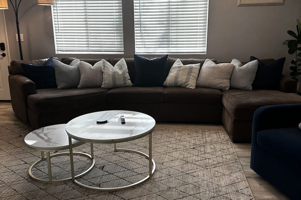 Photo of Livingroom in Cypress