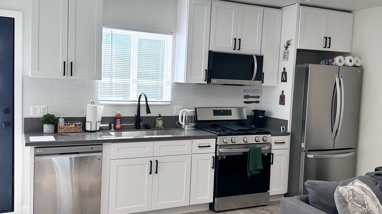 Photo of Kitchen in Lake Balboa