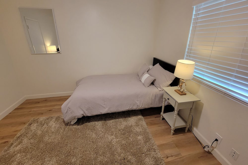 Photo of Bedroom in Westside Costa Mesa