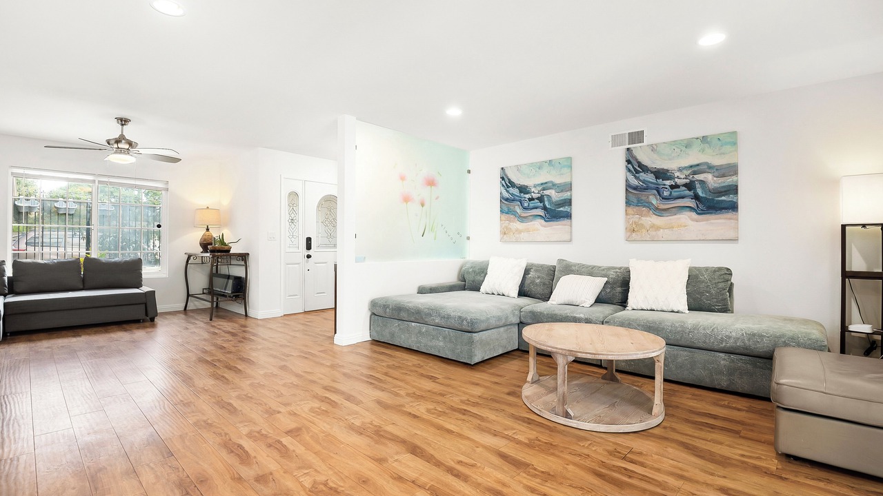 Photo of Livingroom in Glendora