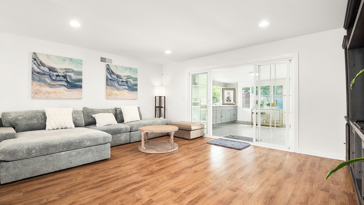 Photo of Livingroom in Glendora