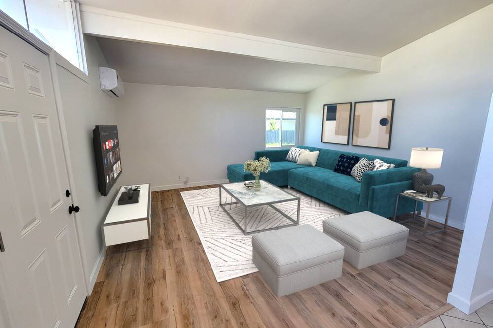 Photo of Livingroom in Westside Costa Mesa