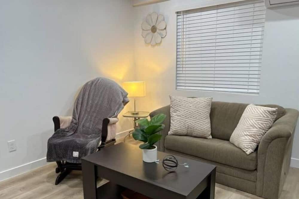 Photo of Livingroom in Rialto