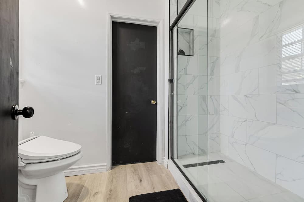 Photo of Bathroom in Gardena