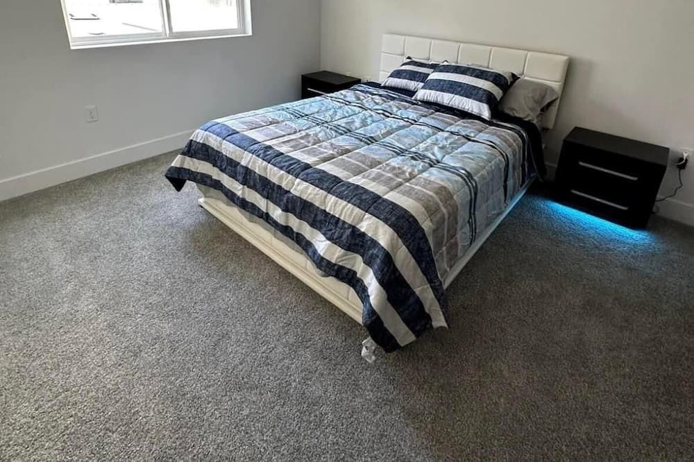 Photo of Bedroom in Anaheim Colony Historic District