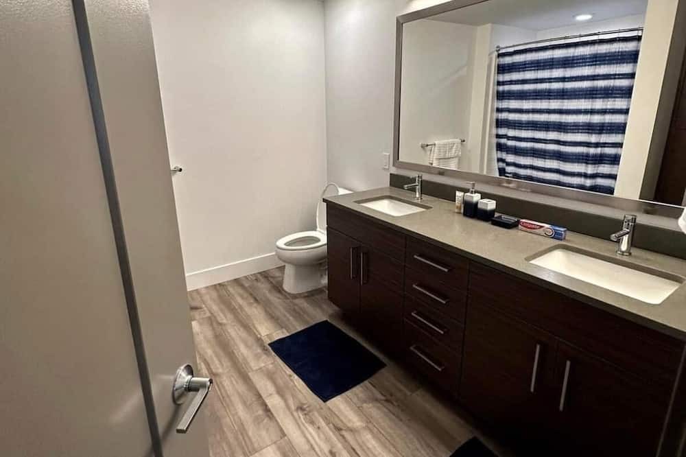 Photo of Bathroom in Anaheim Colony Historic District