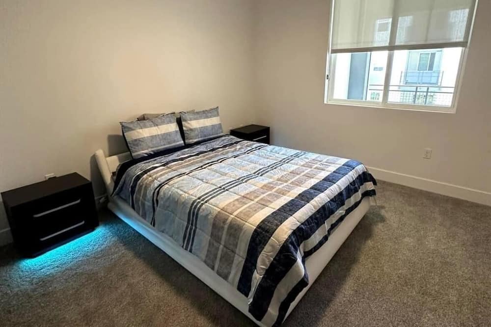 Photo of Bedroom in Anaheim Colony Historic District