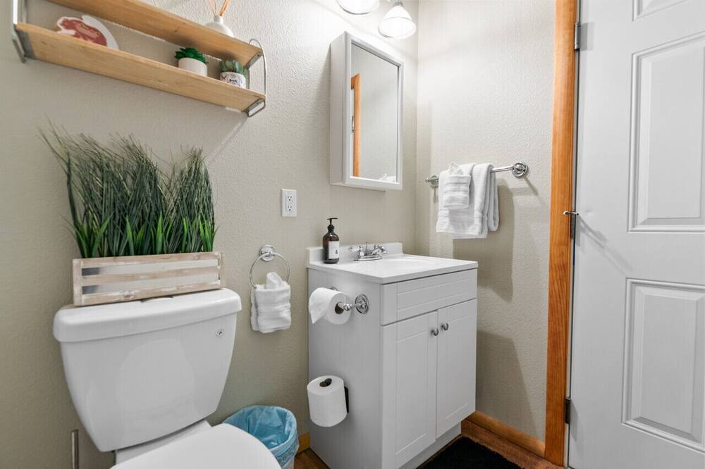 Photo of Bathroom in Peter Pan