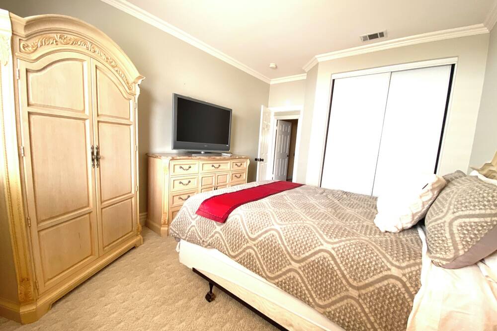 Photo of Bedroom in Chino