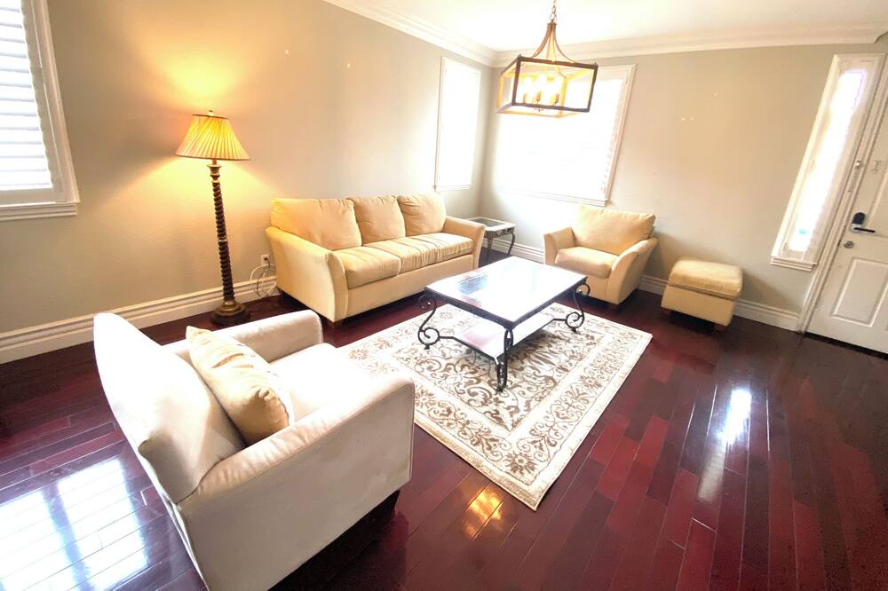 Photo of Livingroom in Chino