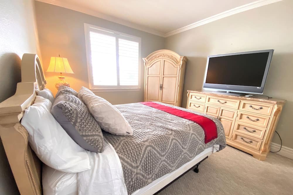 Photo of Bedroom in Chino