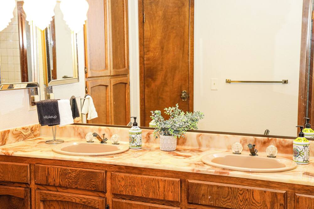 Photo of Bathroom in Jurupa Valley