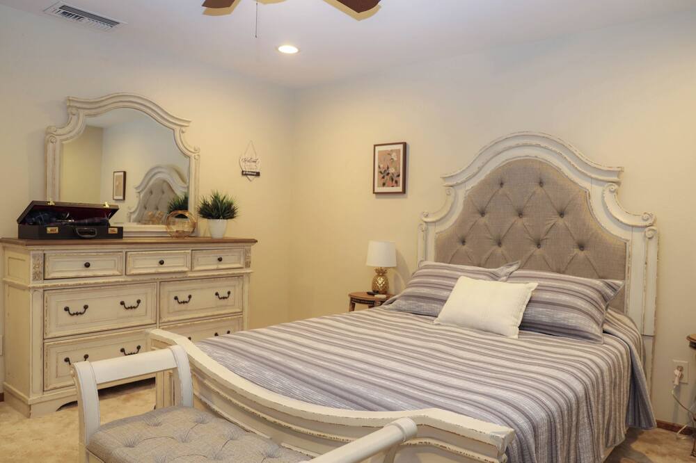 Photo of Bedroom in Jurupa Valley