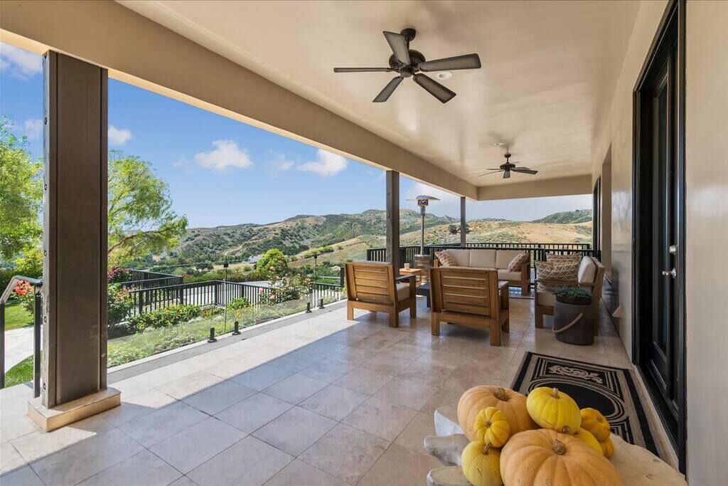 Photo of Patio Balcony in Castaic