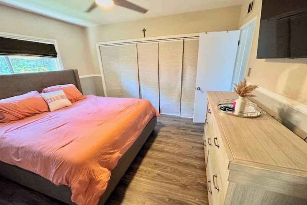 Photo of Bedroom in Whittier