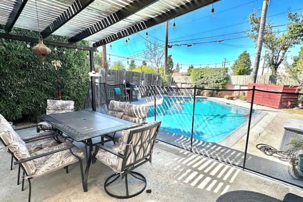 Photo of Outdoor in Whittier