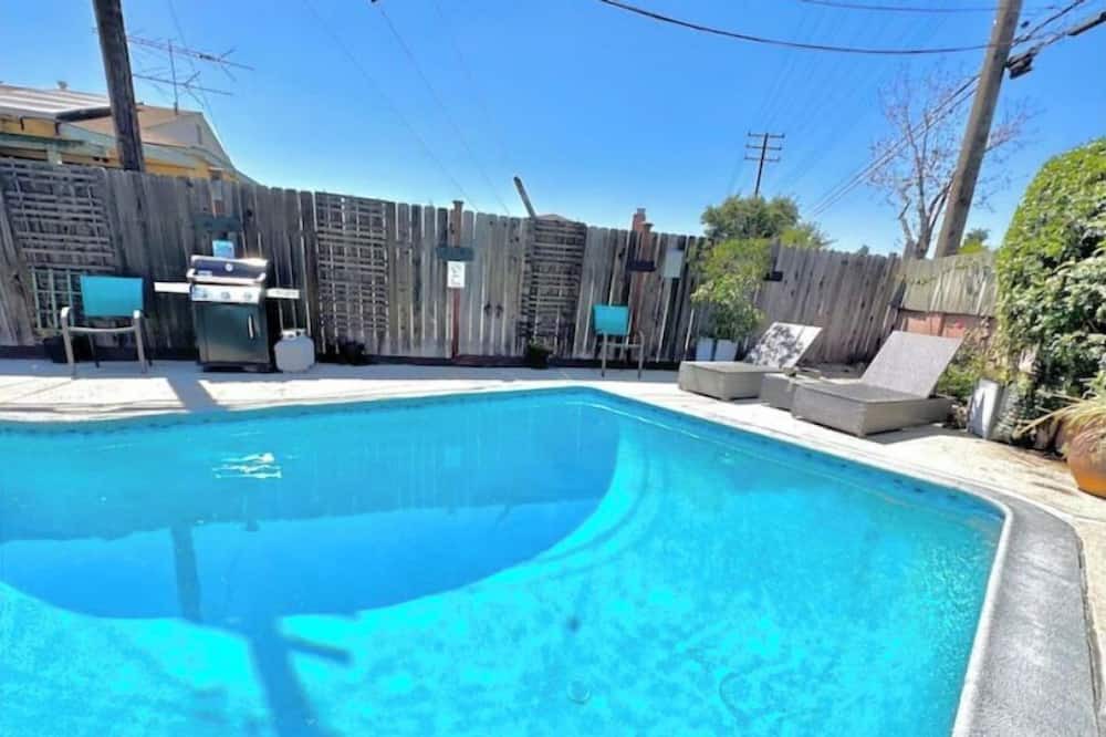 Photo of Outdoor in Whittier