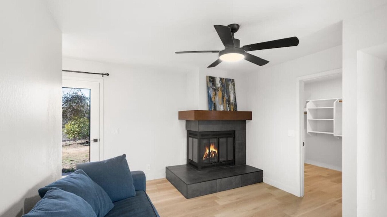 Photo of Livingroom in Vista