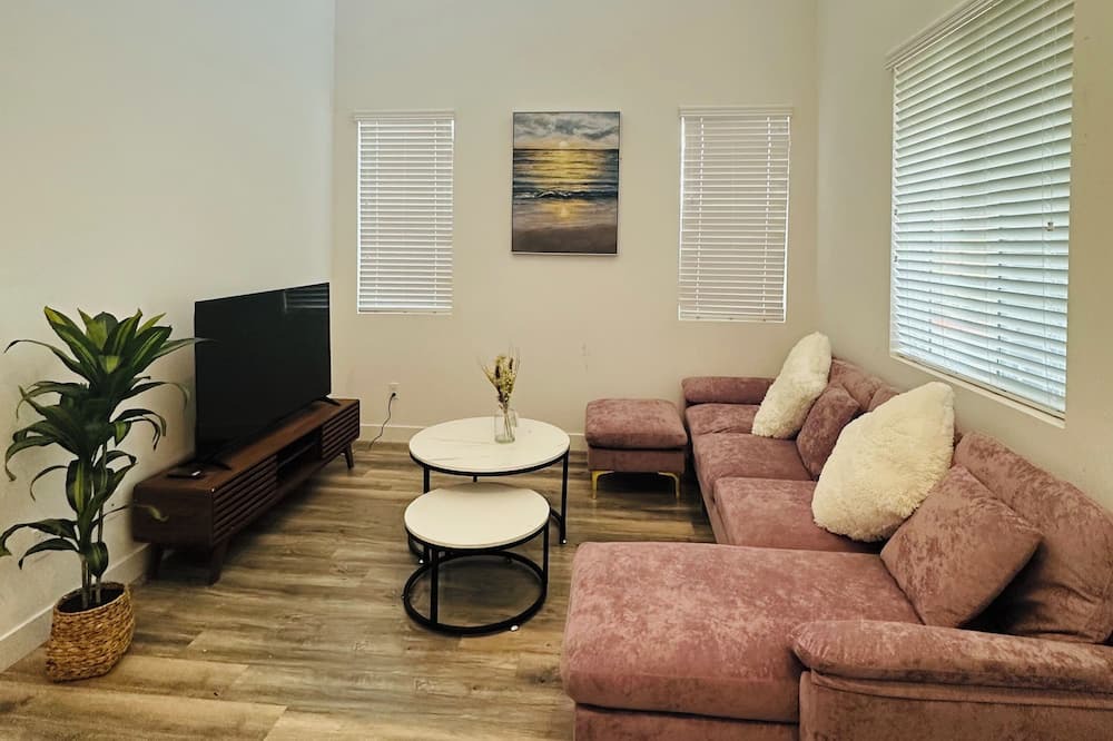 Photo of Livingroom in El Monte