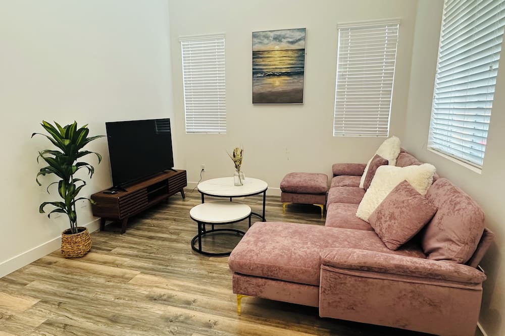 Photo of Livingroom in El Monte