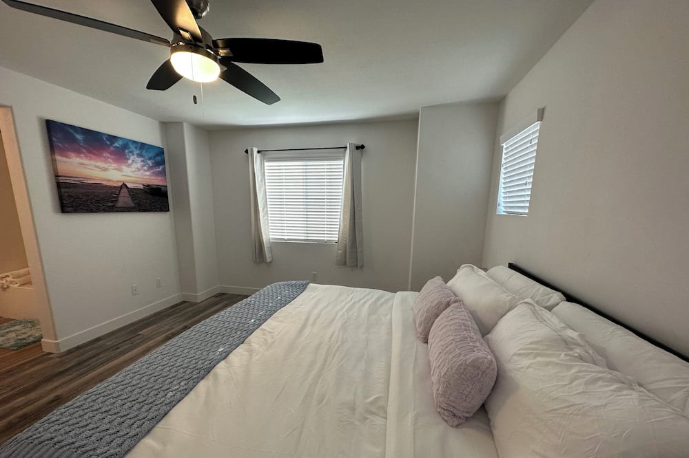 Photo of Bedroom in El Monte
